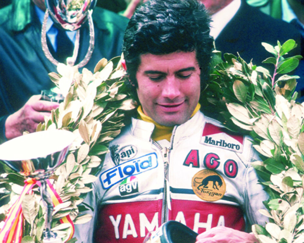 Giacomo Agostini en el podio