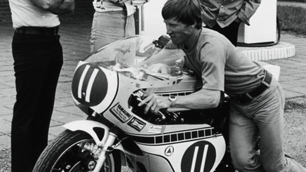 Kenny Roberts "El Marciano", primer estadounidense en ganar el mundial de 500 9 kenny prctica motor parado 1
