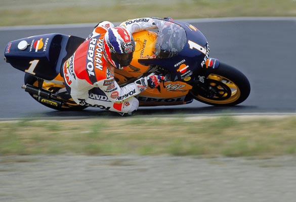 Mick Doohan (1965) "El trueno de Brisbane" 2 apertura