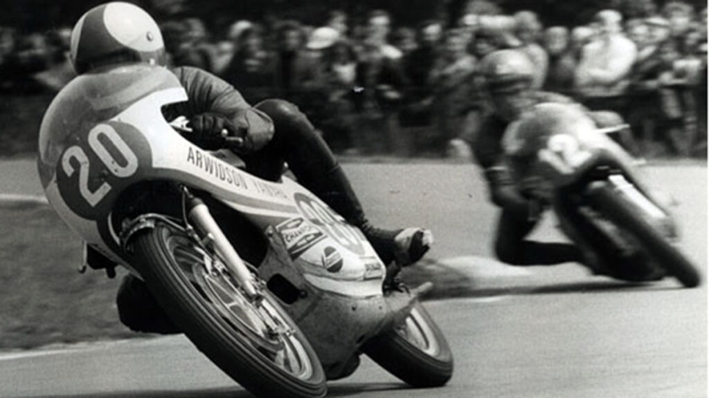 Jarno Saarinen (1945-1973): La historia de "El finlandés volador" 12 La imagen tiene un atributo ALT vacío; su nombre de archivo es jarno5-1024x576.jpg