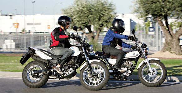 Suzuki Van Van VS. Hyosung RT 125 D