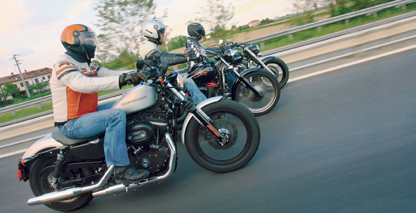 Harley-Davidson XL 883 Iron VS. Kawasaki VN900 Custom VS. Yamaha XVS950 Midnight Star