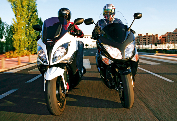 Yamaha TMax (ABS) vs KYMCO Xciting (ABS)