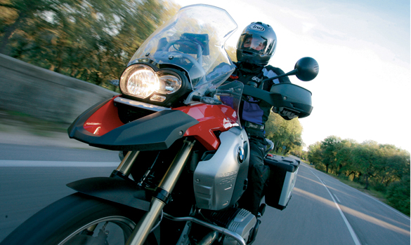 BMW R1200 GS/Ducati Multistrada 1200 S/KTM 990 Adventure BMW R1200 GS/Ducati Multistrada 1200 S/KTM 990 Adventure