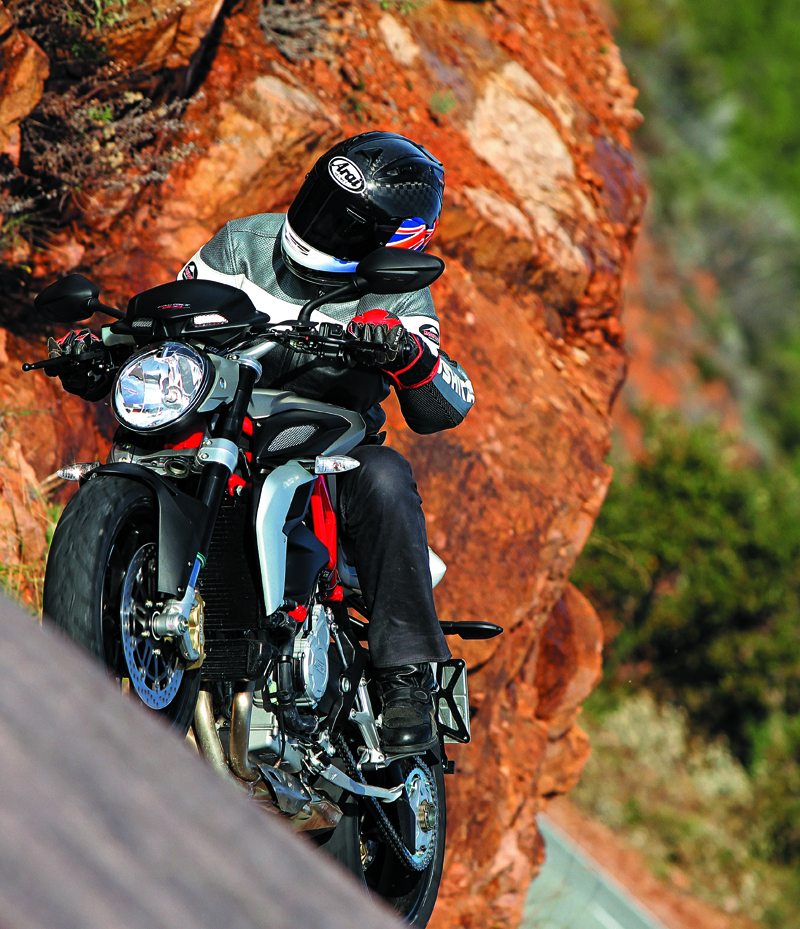 MV Agusta Brutale 800: Primera prueba 3 mv brutale 800 zamp 00528