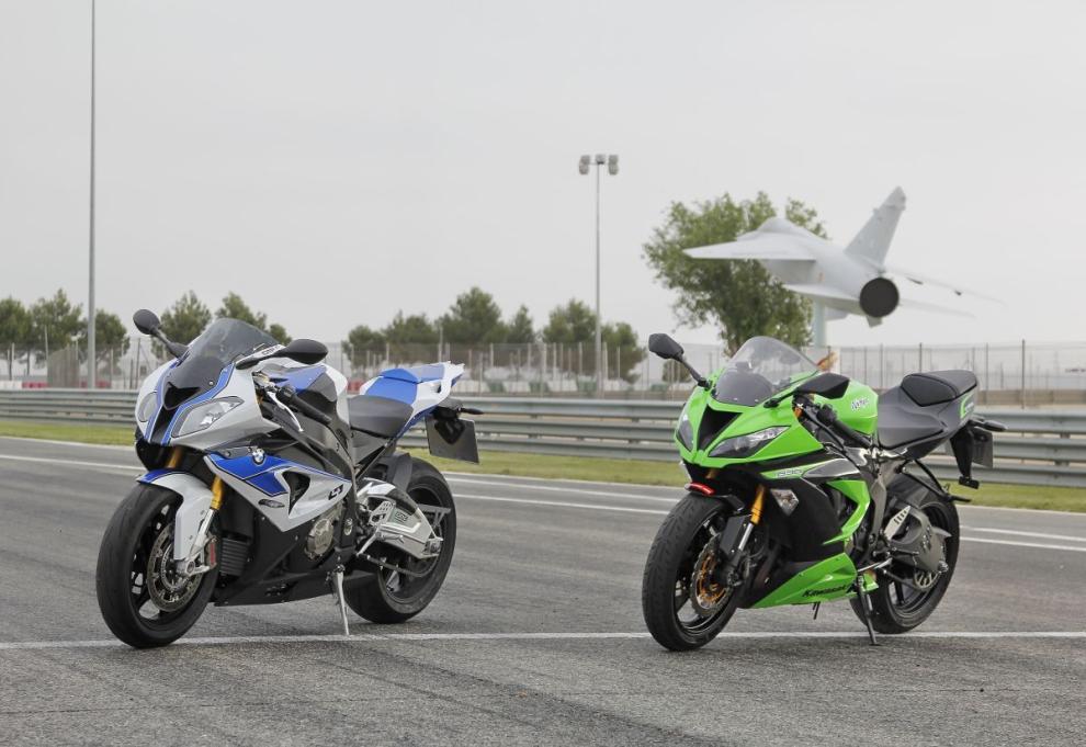 bmw hp4 vs kawasaki zk 6r 636009