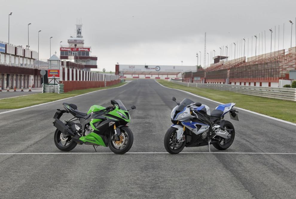 bmw hp4 vs kawasaki zk 6r 636010