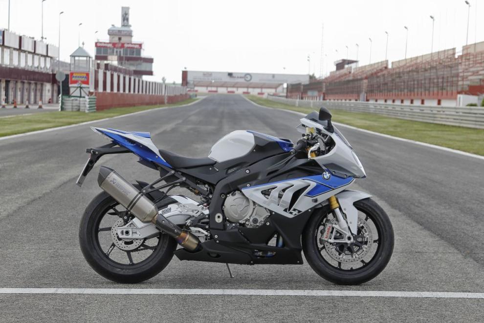 bmw hp4 vs kawasaki zk 6r 636017