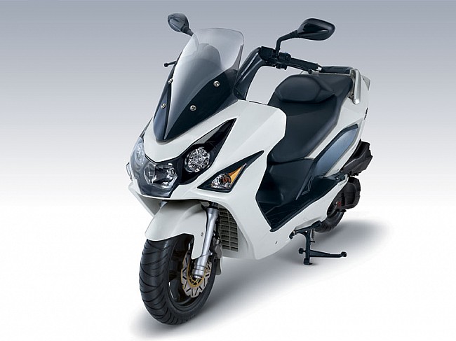 Consigue hasta casi 4.000 € de descuento en tu moto nueva 4 daelim s3 125 fi touring