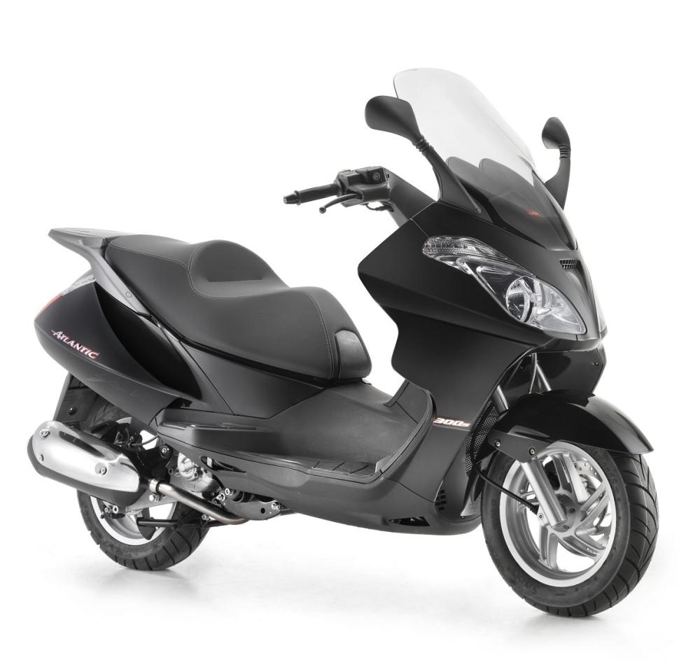 aprilia atlantic 300 nero