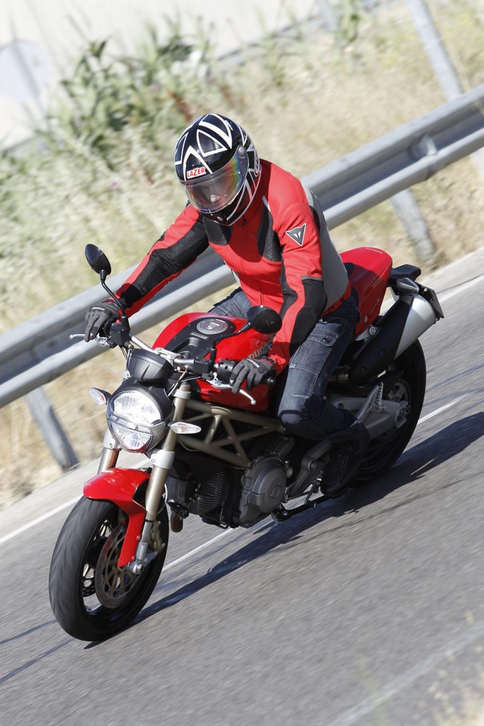 prueba ducati moster 696 20aniversario005