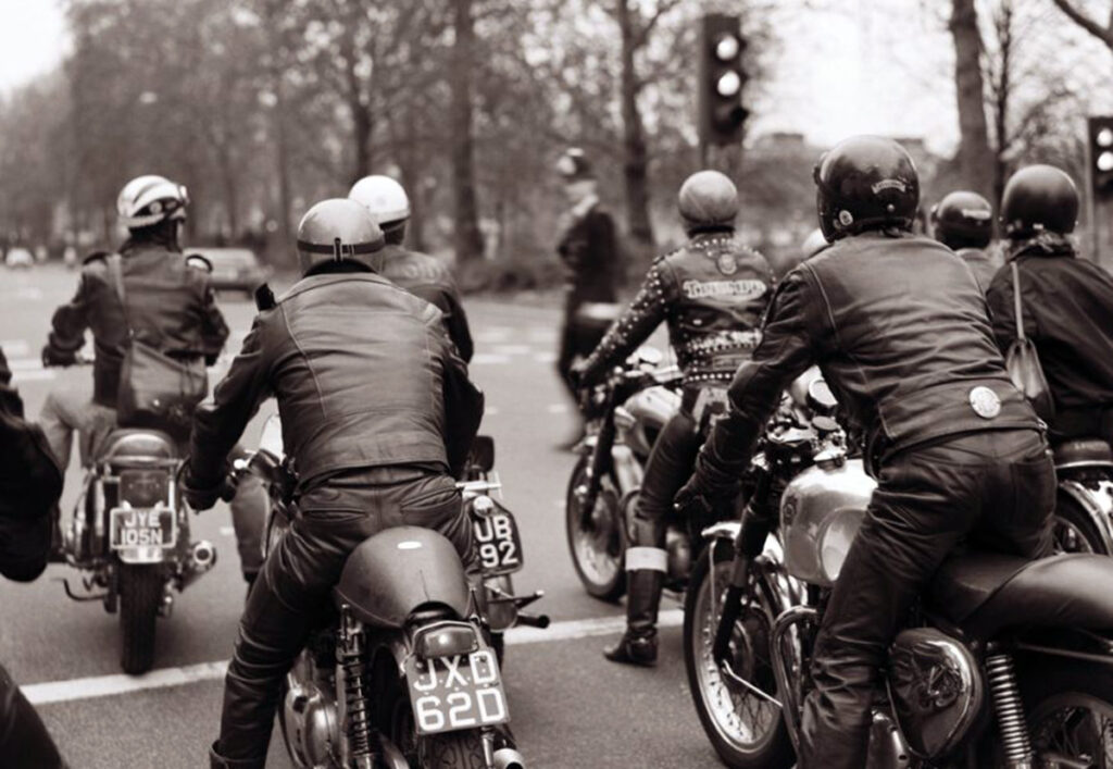 La historia de Triumph: la marca de motos retro por antonomasia 14 metzeler calendario3 1