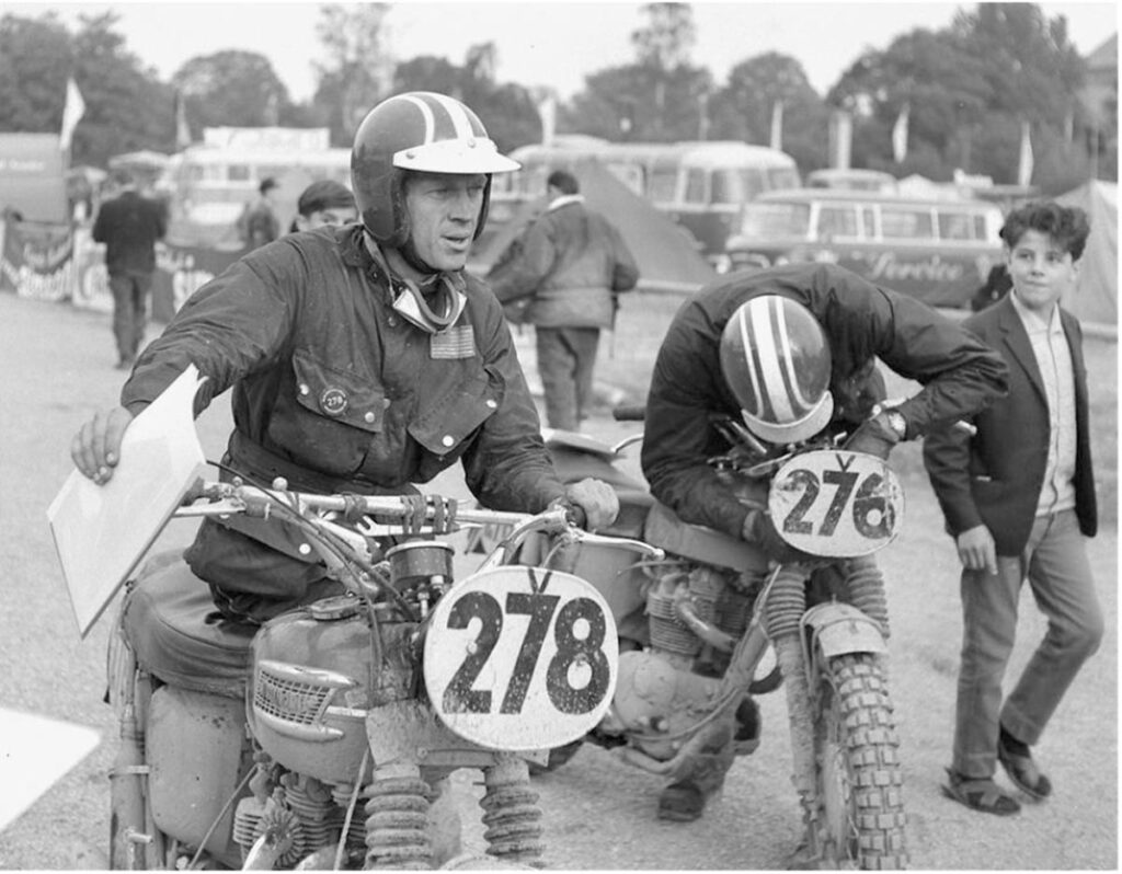 La historia de Triumph: la marca de motos retro por antonomasia 17 Steve mcqueen