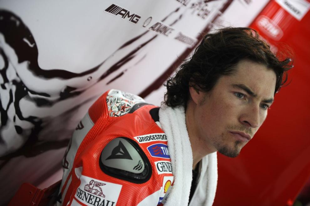 122 1202 01 o ducati racing nicky hayden 2012