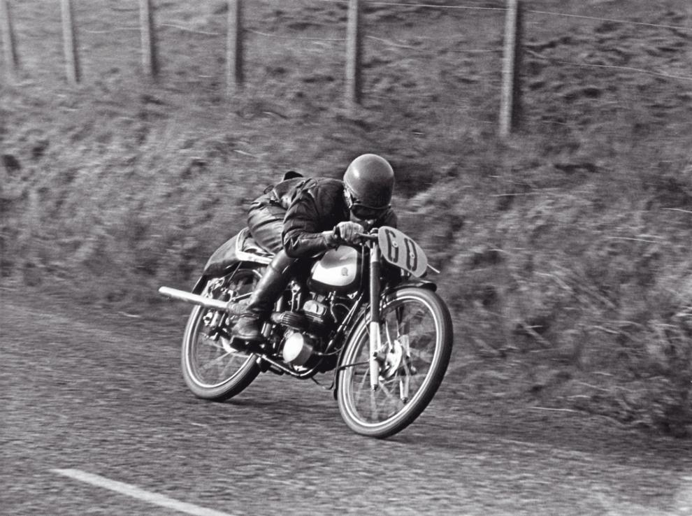 3 1951 tt 125cc javier de ortueta montesa se retiro de la carrera 1