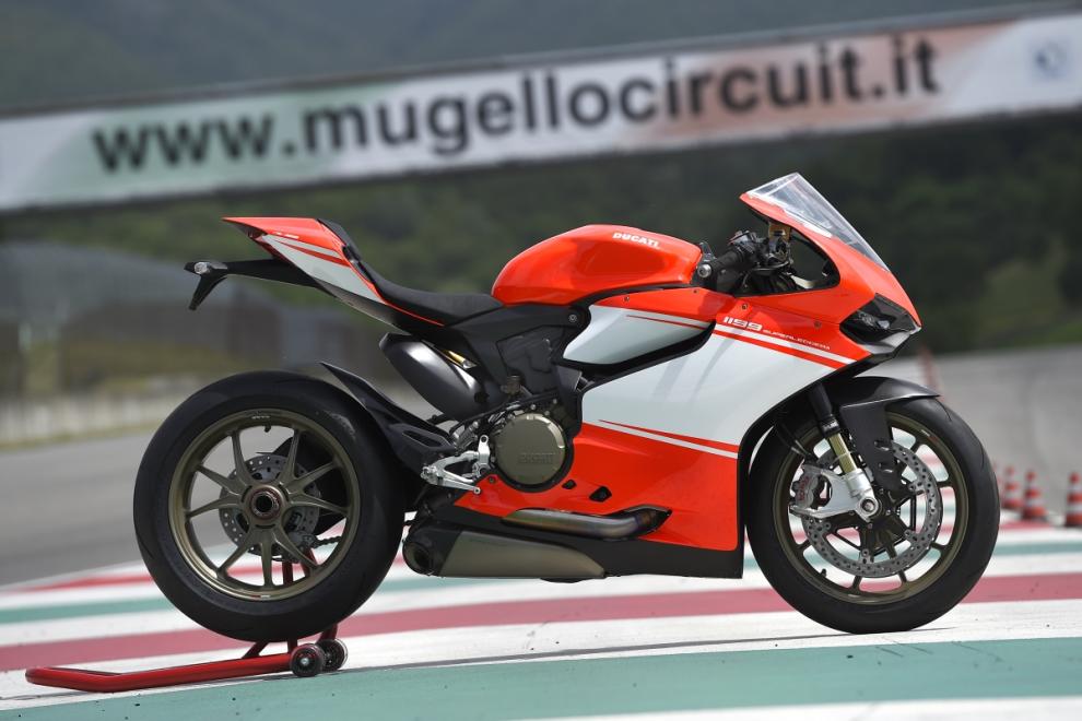 ducati 1199 superleggera 08 1