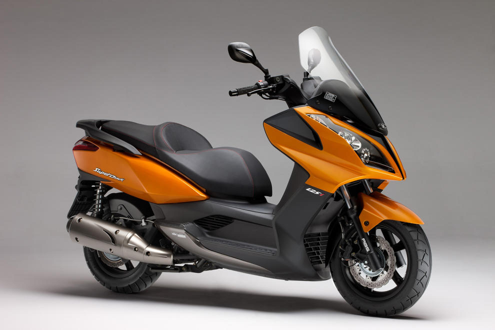 Kymco SuperDink 125i y 300i ABS