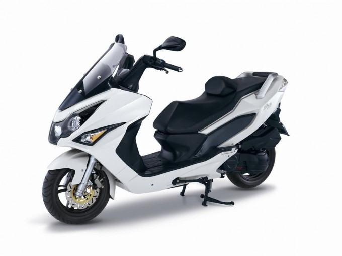 Hasta 2.800 € de rebaja en tu moto nueva 3 daelim s3
