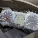 Piaggio MP3 500 Sport vs. Peugeot Metropolis 400 R
