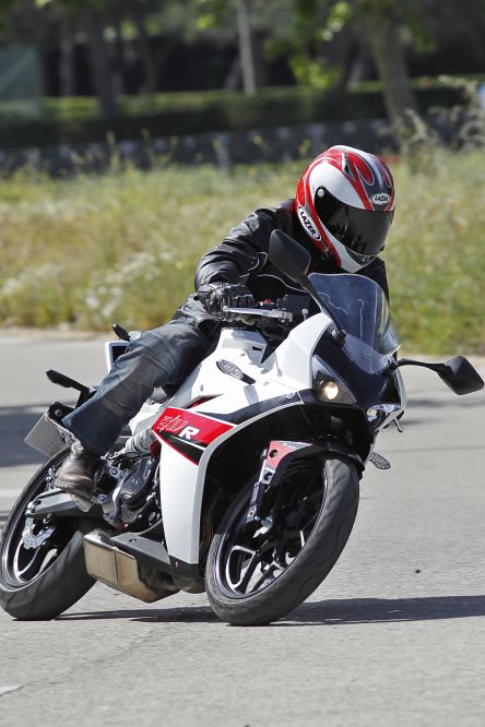 Hyosung GD 250 R-EXIV: carné A2 supersport