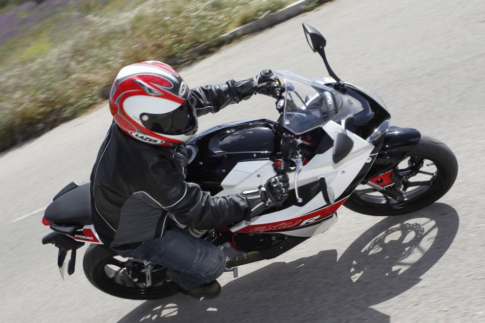 Hyosung GD 250 R-EXIV: carné A2 supersport