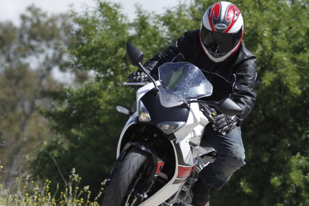 Hyosung GD 250 R-EXIV: carné A2 supersport
