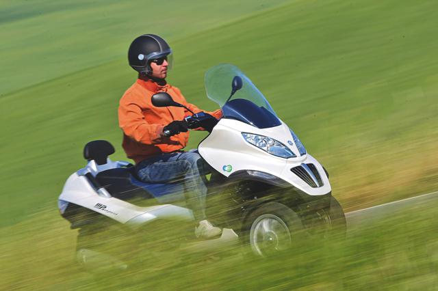 Trucos para ahorrar dinero con tu moto o scooter 10 Ahorra hasta el último céntimo con tu scooter o moto