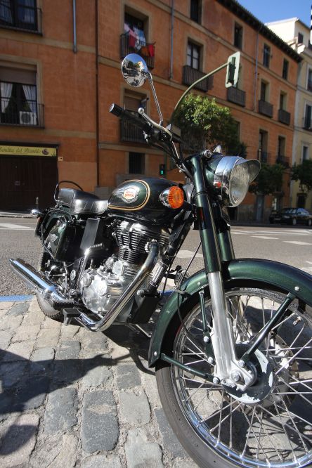 Royal Enfield Bullet: El lento fluir del tiempo