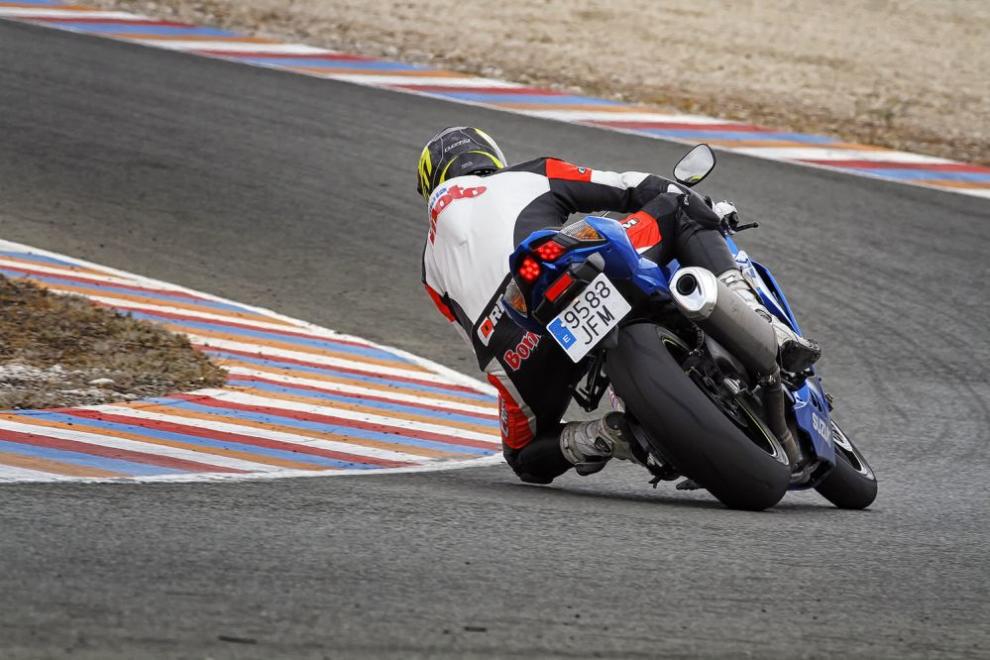 Prueba Suzuki GSX-R 1000 2015 en circuito