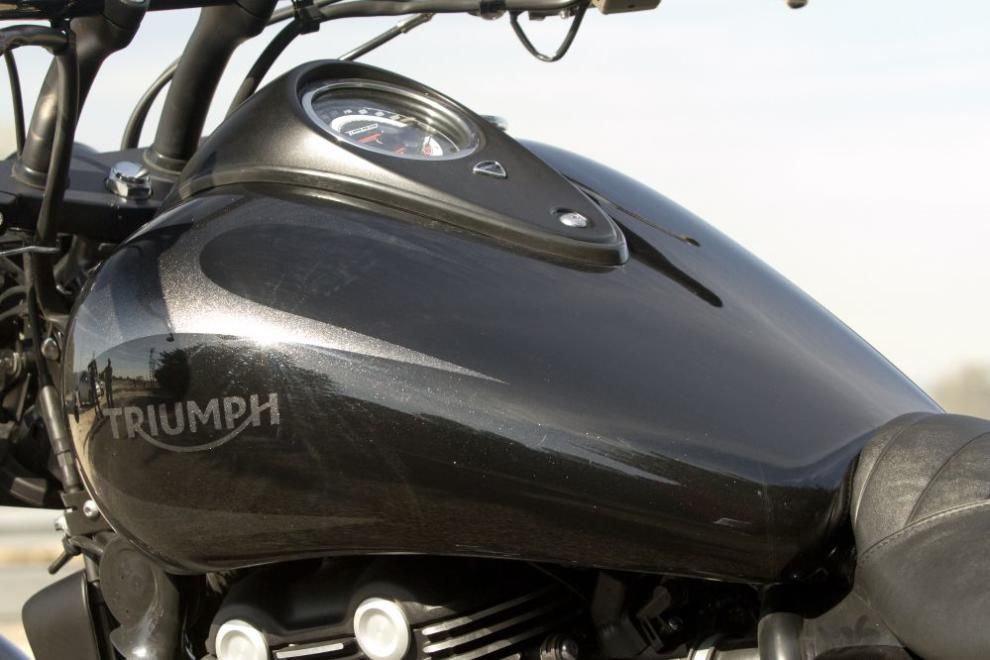 Triumph Thunderbird Night Storm