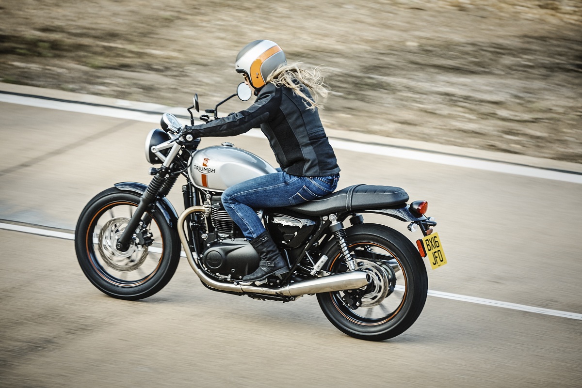 triumph bonneville street twin 2