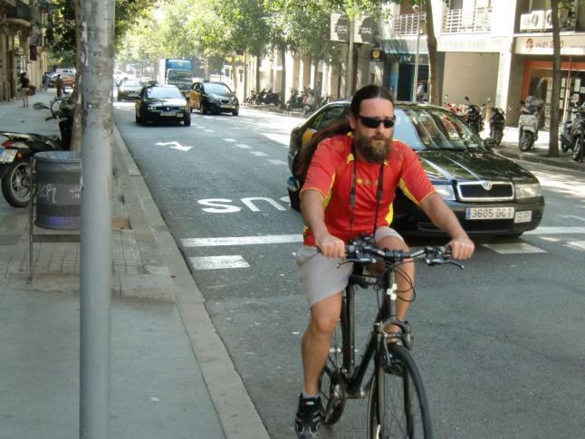 El empeño de la DGT por hacernos ir en bicicleta? ¿tiene explicación?