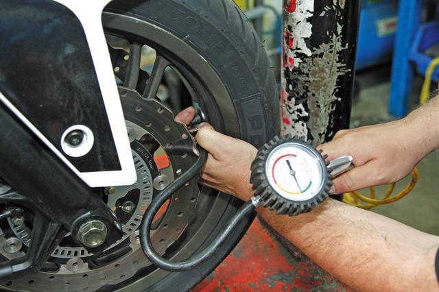 Mantén el scooter en forma 12 consejos mantenimiento scooter 0013