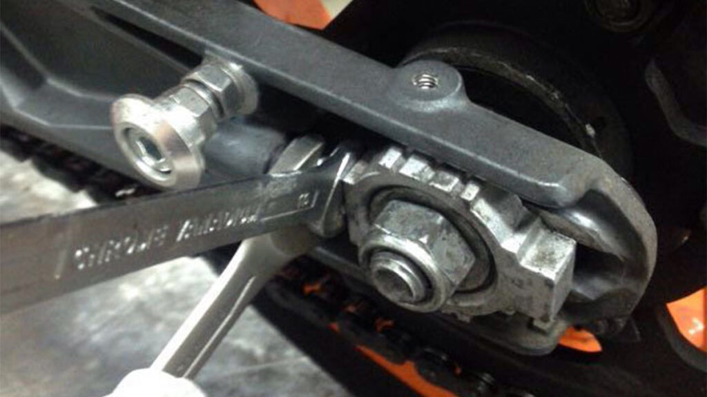 Por qué es importante que la cadena de tu moto esté bien tensada 8 img 20160212 wa0008 1 1