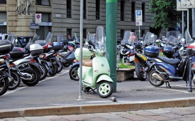 Aparca tu moto sin jugártela