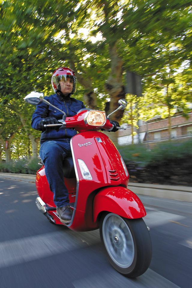 Comparativa Vespa Primavera 125 vs.Vespa Sprint 125 5 comparativa vespa primavera vespa sprint 0003