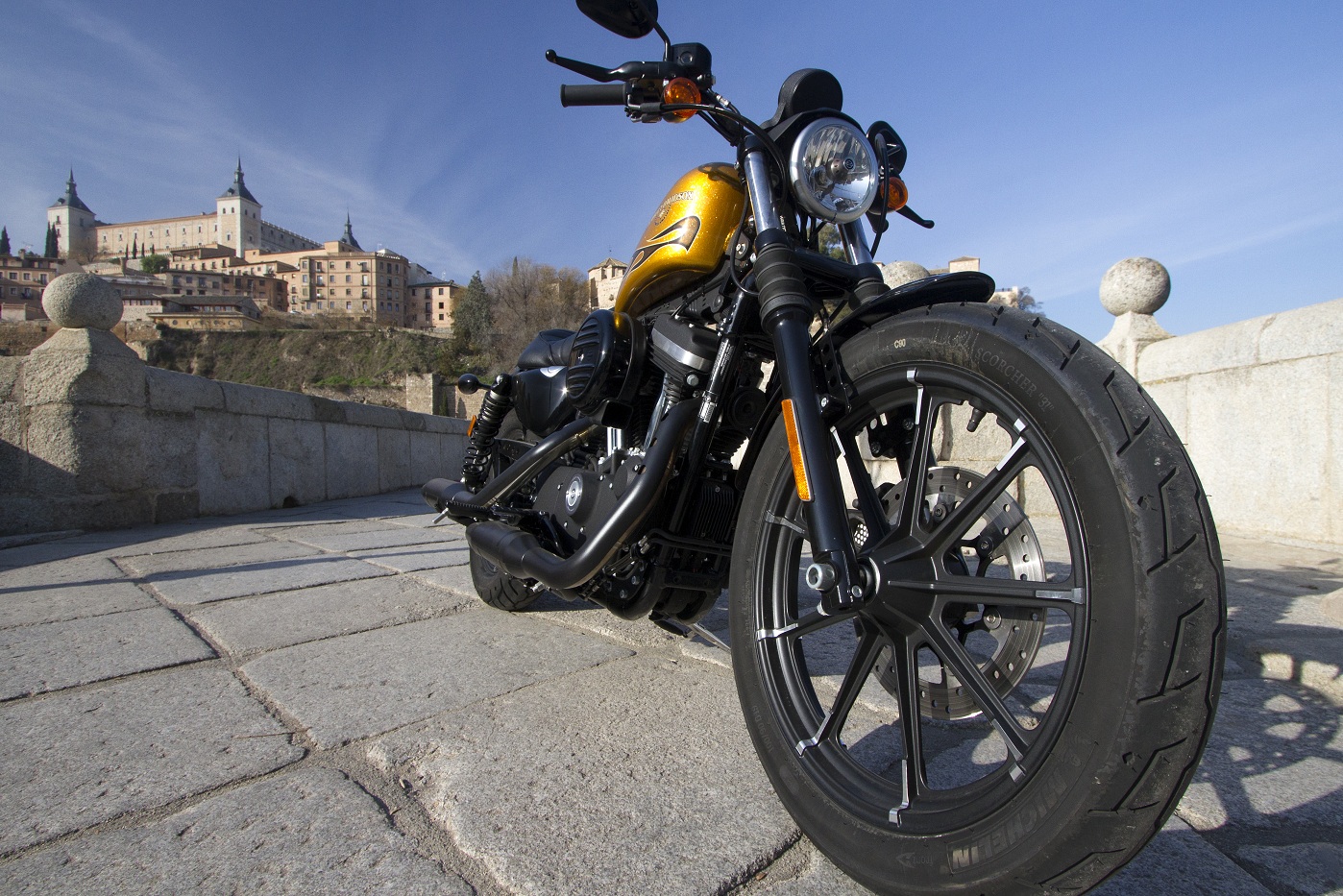 Harley-Davidson Sportster 883 Iron