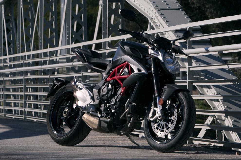 Prueba MV Agusta Brutale 800 2016: Brutalmente eficaz 2 MV Agusta Brutale 800
