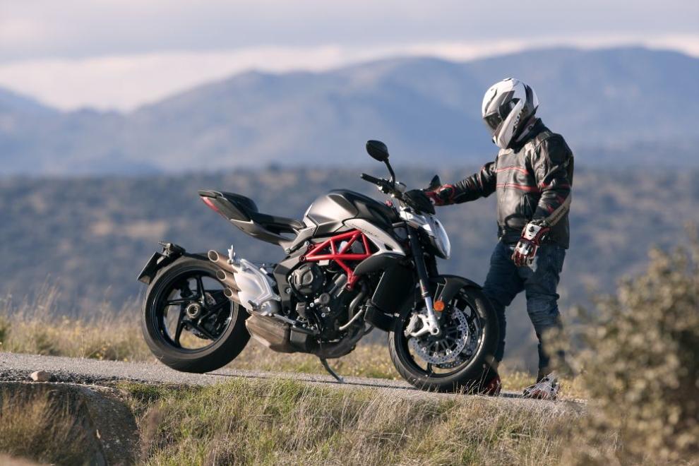 Prueba MV Agusta Brutale 800 2016: Brutalmente eficaz 7 MV Agusta Brutale 800