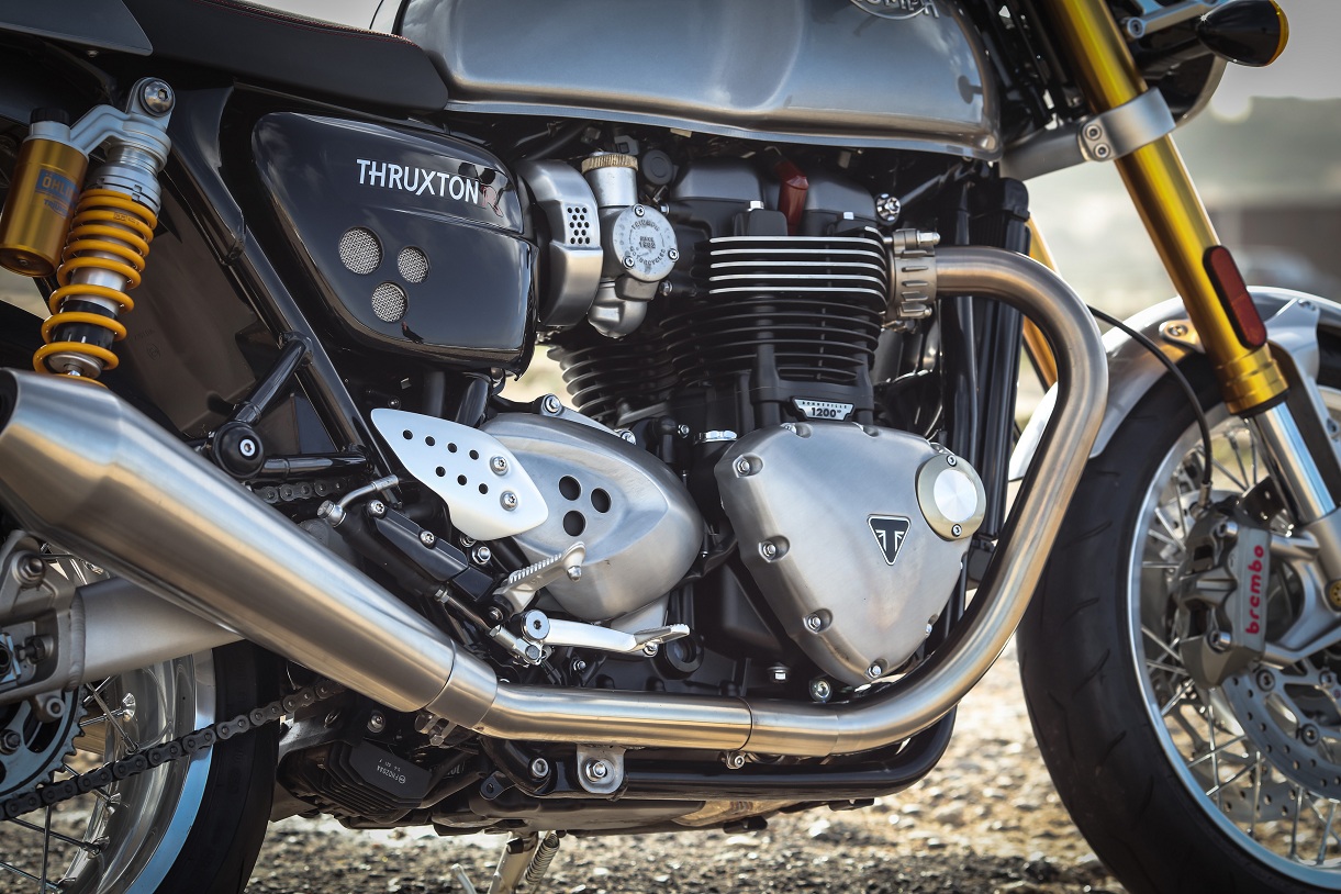 triumph bonneville thruxton 2016 18