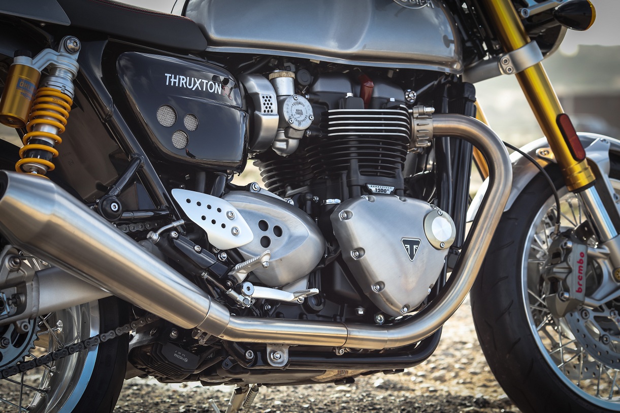 triumph bonneville thruxton 2016 18