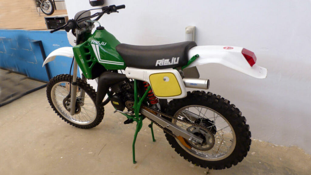 Las motos clásicas de la EGB y BUP en los años 80 (parte 1) 9 Rieju MR80