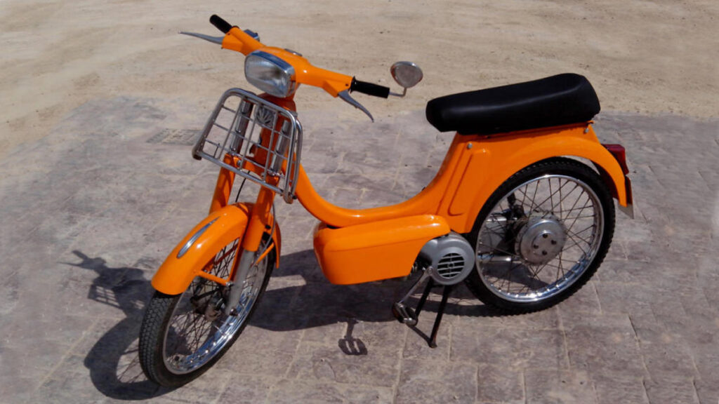 Motos míticas de los 70: el sueño juvenil de los 'baby boomers' 17 Vespino