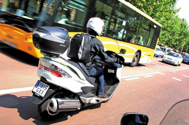 Cómo aumentar la capacidad de carga en tu scooter 11 llevar carga scooter 0005