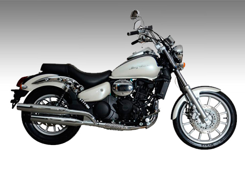 Ahorra hasta 1.850 € en tu moto nueva 3 daelim daystar 250