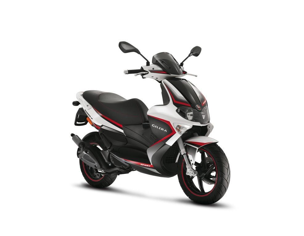 Ahorra hasta 1.850 € en tu moto nueva 6 gilera runner 50 sp