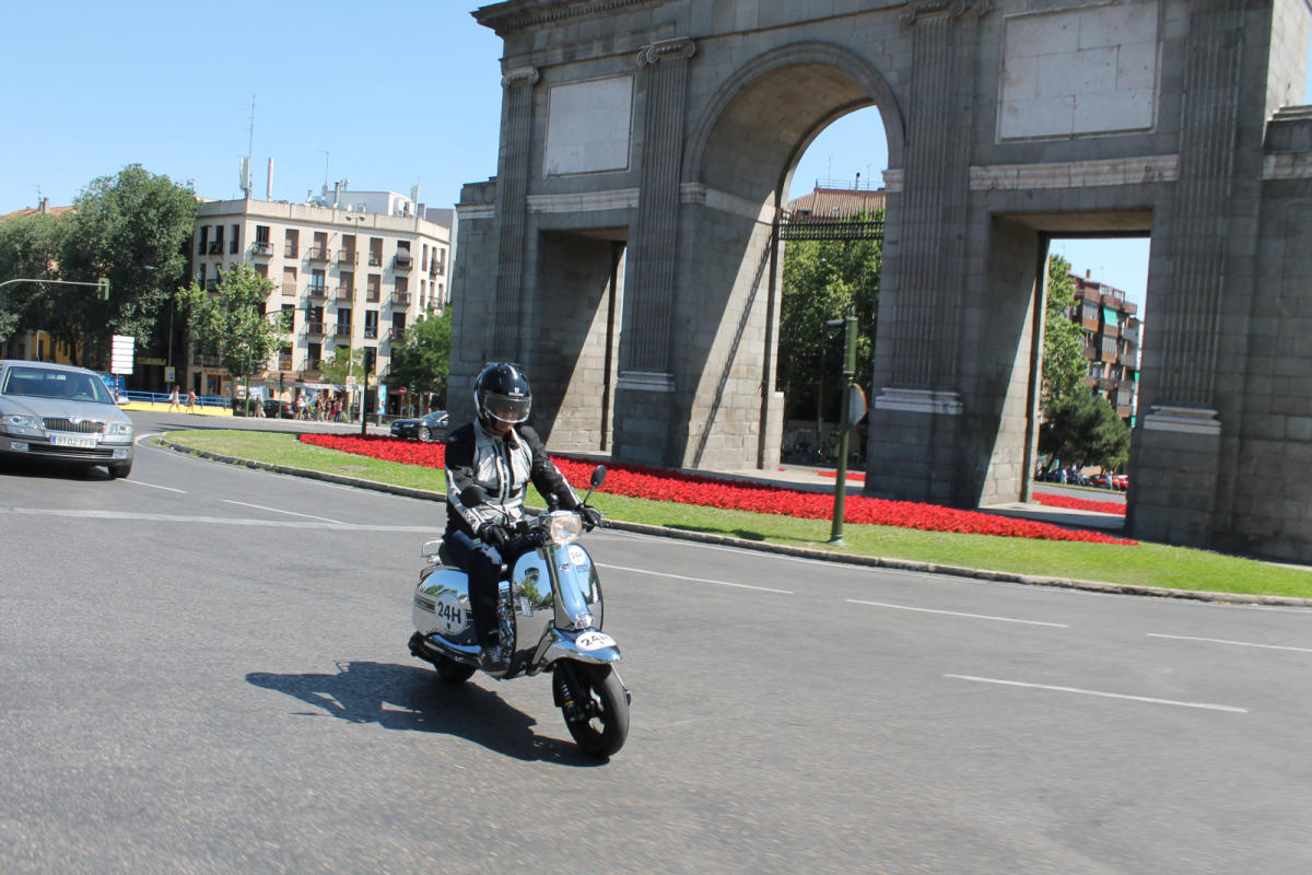 La DGT responde: qué hacen bien y mal los usuarios de motocicletas, bicicletas y patinetes en las ciudades
