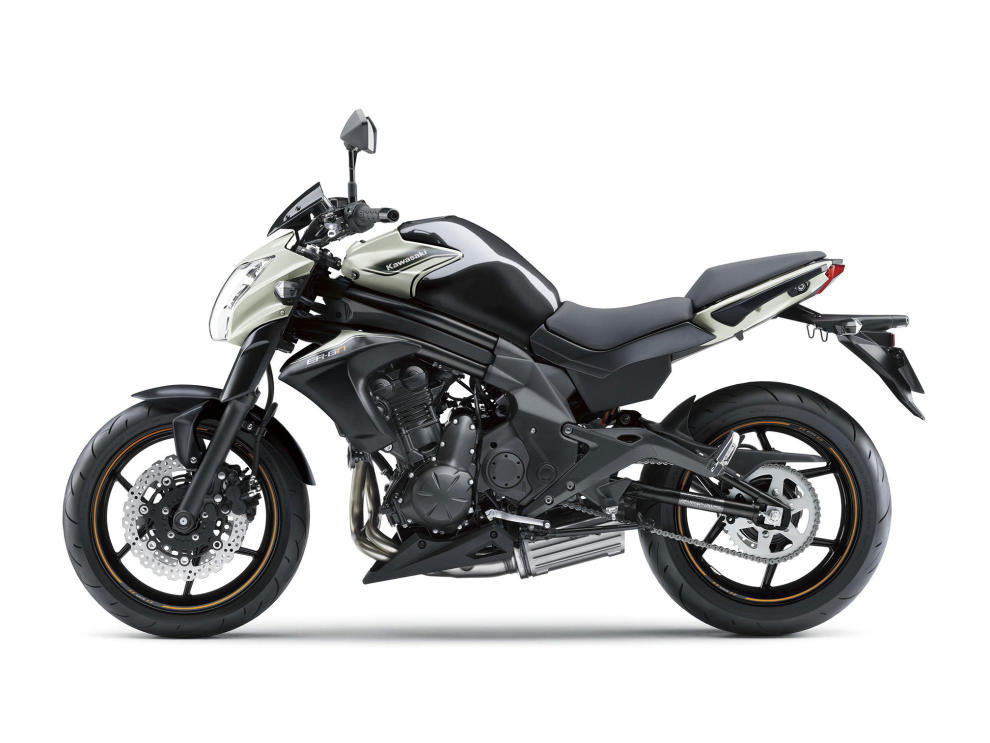 Ahorra hasta 1.850 € en tu moto nueva 10 kawasaki er6n