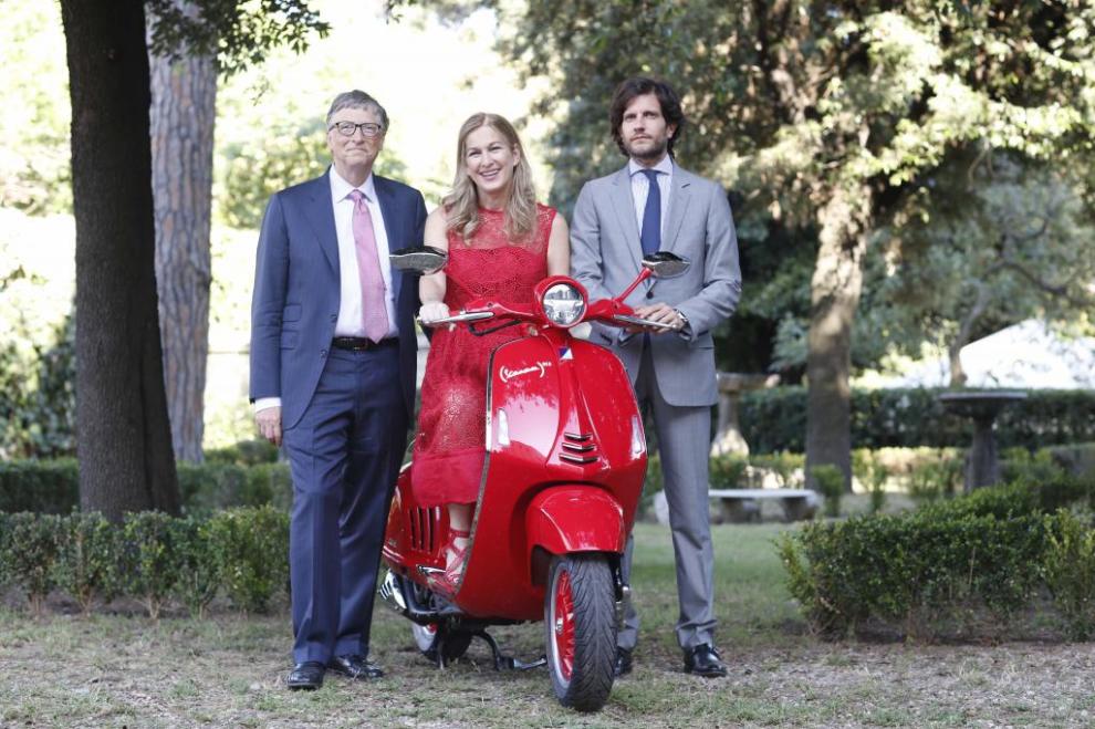 vespa 946 red sida