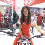 Chicas del Salón EICMA de Milán 2016